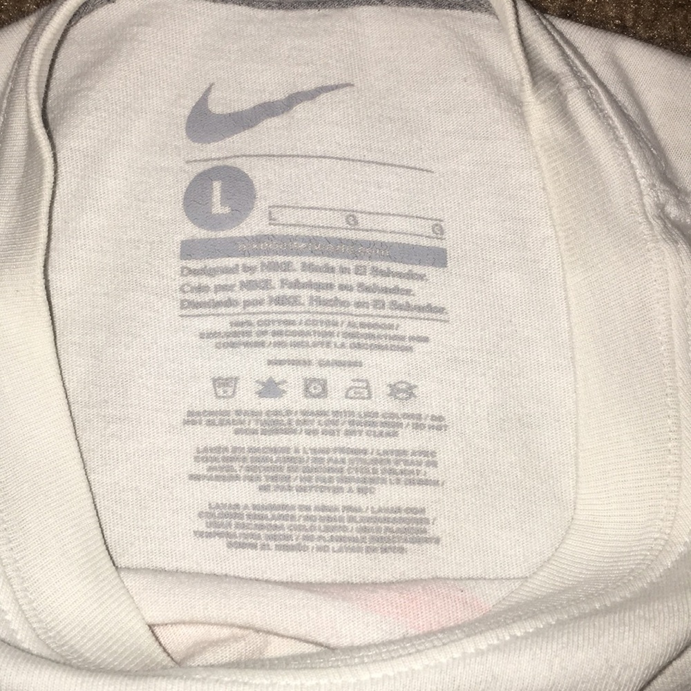 Nike shirt - Picture 3 of 3
